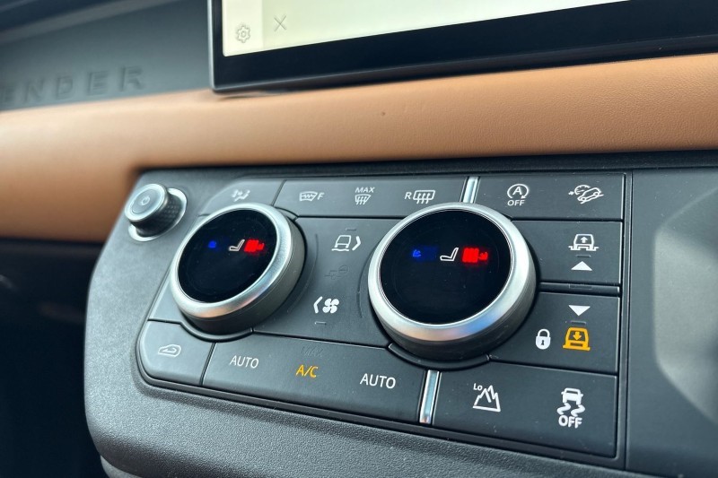 Used Land Rover Defender 2024 for sale - 76982195: Photo 37