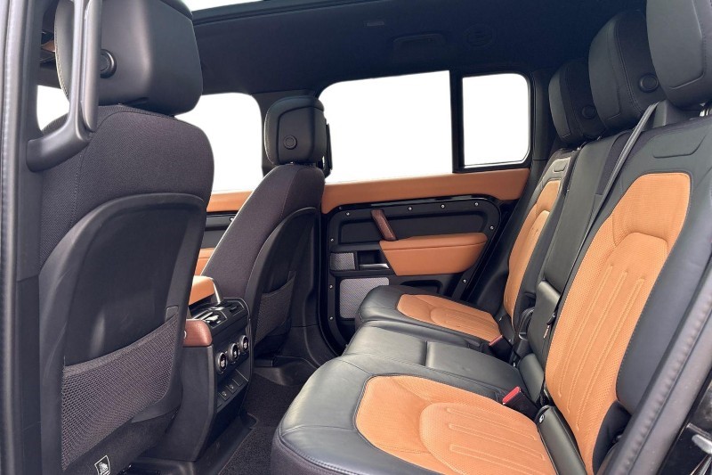 Used Land Rover Defender 2024 for sale - 76982195: Photo 4