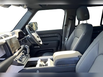 Used Land Rover Defender 2026 for sale - 79604983: Photo