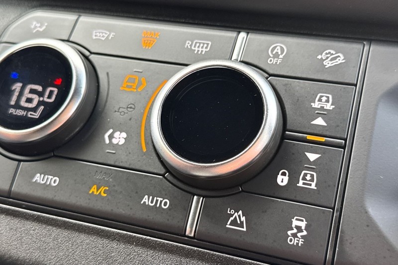 Used Land Rover Defender 2024 for sale - 77819295: Photo 38