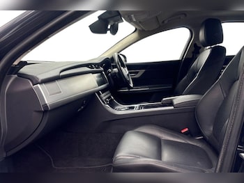 Used Jaguar XF 2020 for sale - 77300568: Photo