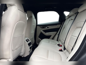 Used Jaguar F-Pace 2022 for sale - 77420545: Photo