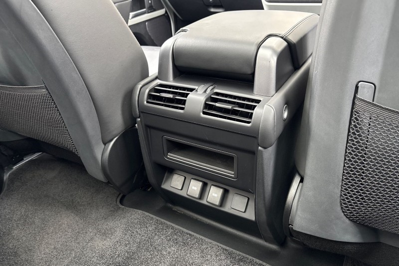 Used Land Rover Defender 2023 for sale - 77997086: Photo 18