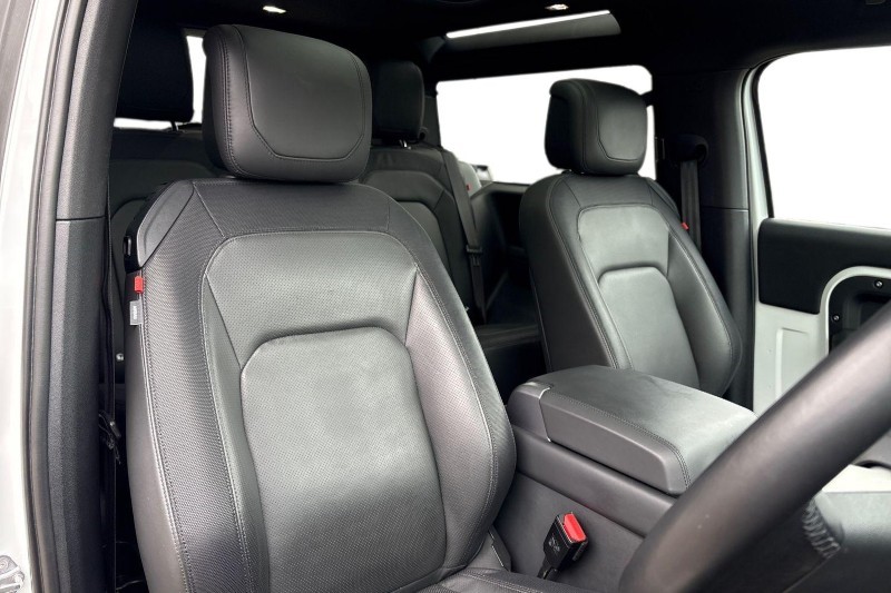 Used Land Rover Defender 2023 for sale - 77997086: Photo 27