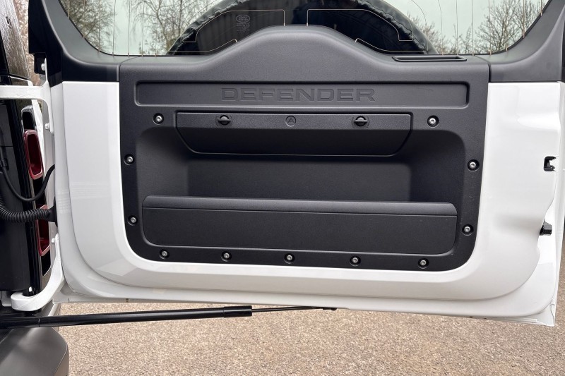 Used Land Rover Defender 2023 for sale - 77997086: Photo 44