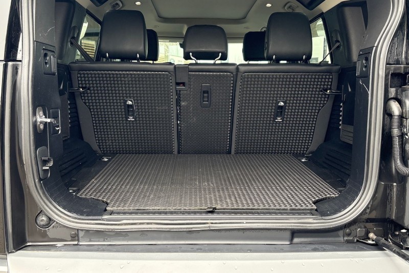 Used Land Rover Defender 2024 for sale - 77965400: Photo 10