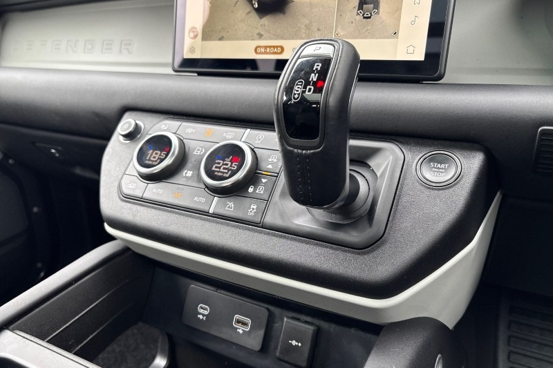 Used Land Rover Defender 2024 for sale - 77965400: Photo 13