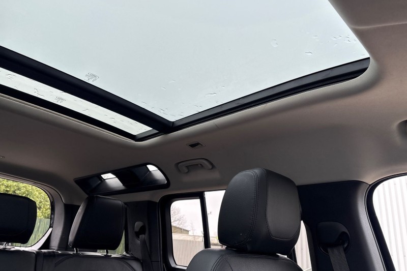 Used Land Rover Defender 2024 for sale - 77965400: Photo 21