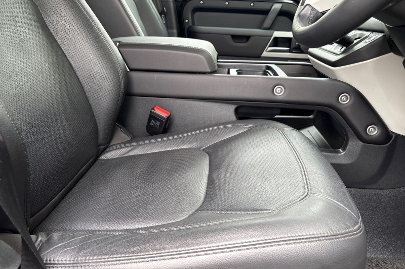Used Land Rover Defender 2024 for sale - 77965400: Photo 26