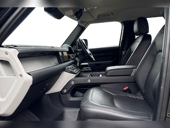 Used Land Rover Defender 2024 for sale - 77965400: Photo