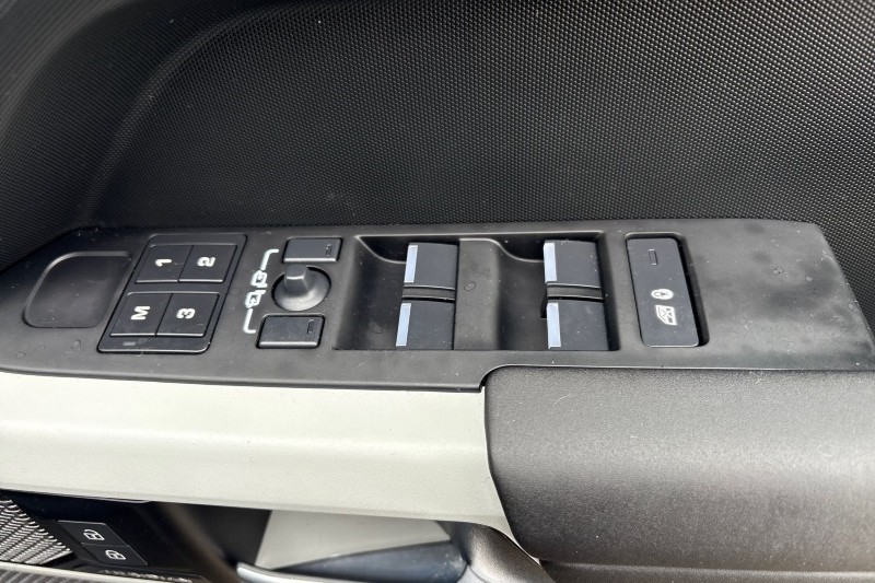 Used Land Rover Defender 2024 for sale - 77965400: Photo 85