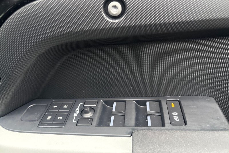Used Land Rover Defender 2023 for sale - 77554984: Photo 23