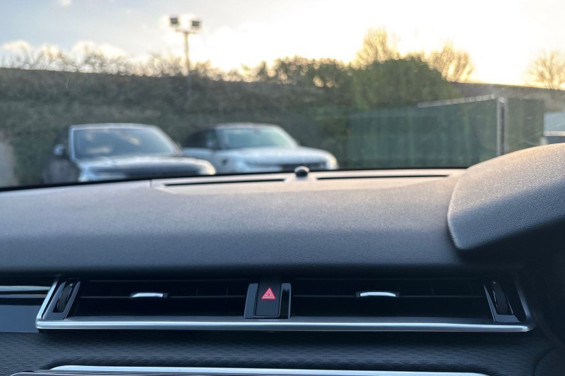 Used Land Rover Range Rover Velar 2022 for sale - 76981235: Photo 37