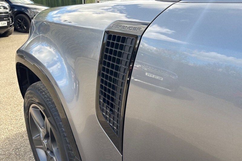 Used Land Rover Defender 2024 for sale - 78090466: Photo 21