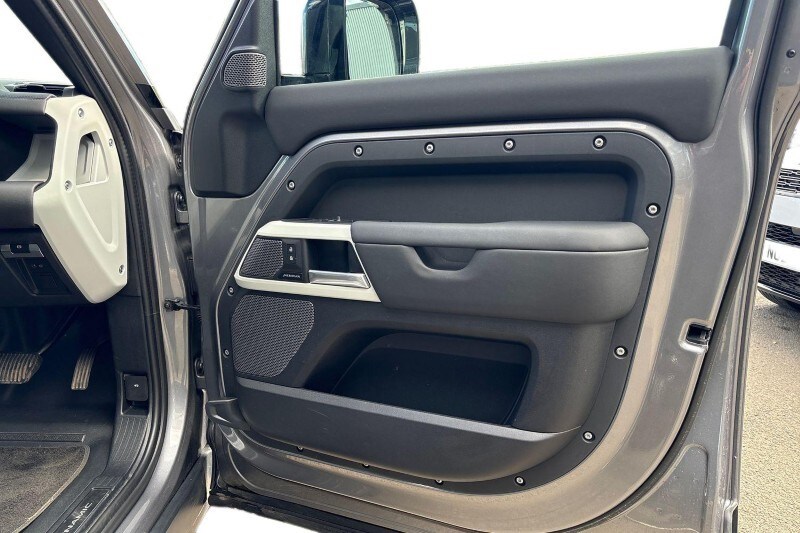 Used Land Rover Defender 2024 for sale - 78090466: Photo 23