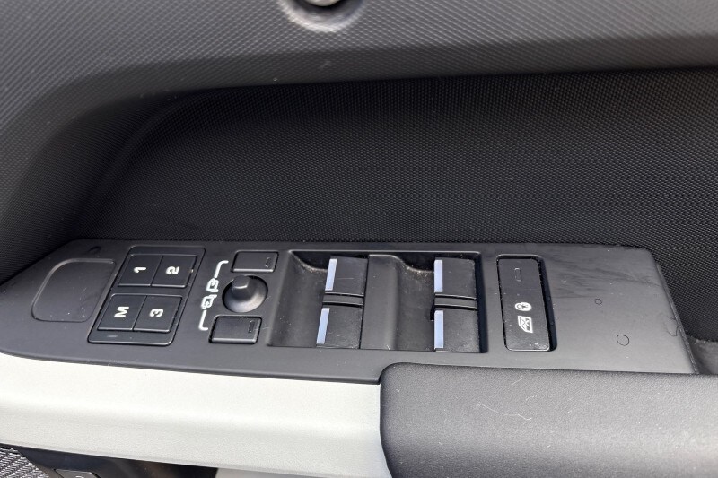 Used Land Rover Defender 2024 for sale - 78090466: Photo 24