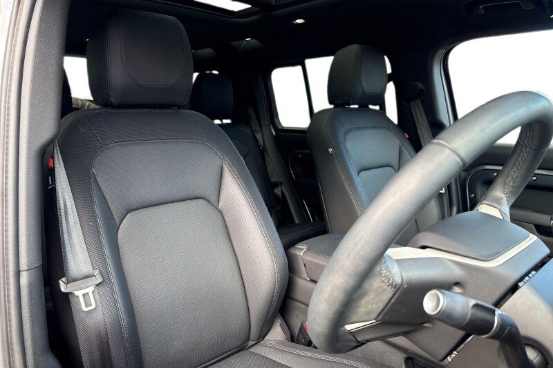 Used Land Rover Defender 2024 for sale - 78090466: Photo 27