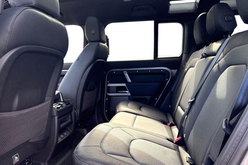 Used Land Rover Defender 2024 for sale - 78090466: Photo 5