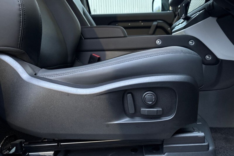 Used Land Rover Defender 2025 for sale - 77445774: Photo 24