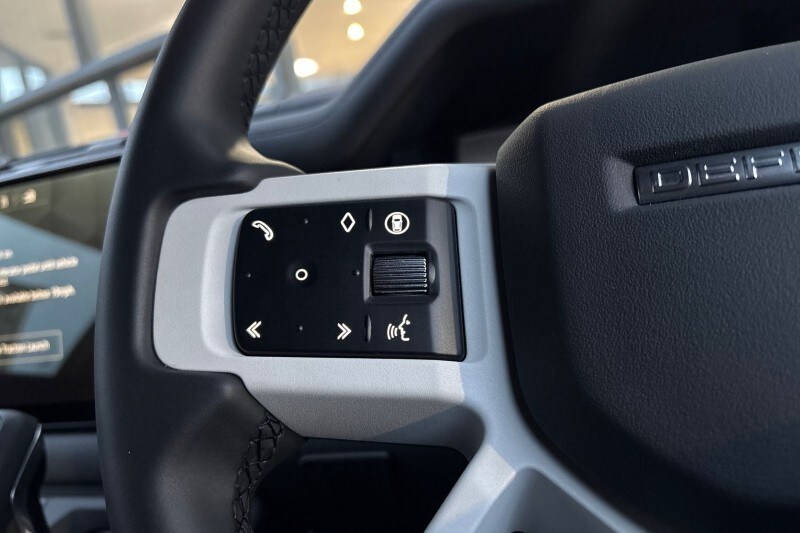 Used Land Rover Defender 2025 for sale - 77445774: Photo 28