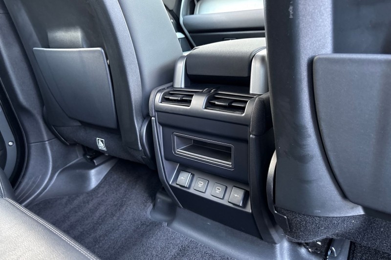 Used Land Rover Defender 2021 for sale - 76982515: Photo 18