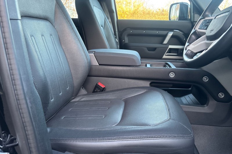 Used Land Rover Defender 2021 for sale - 76982515: Photo 26