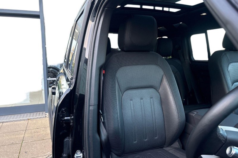 Used Land Rover Defender 2021 for sale - 76982515: Photo 27