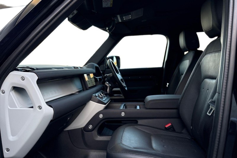 Used Land Rover Defender 2021 for sale - 76982515: Photo 3