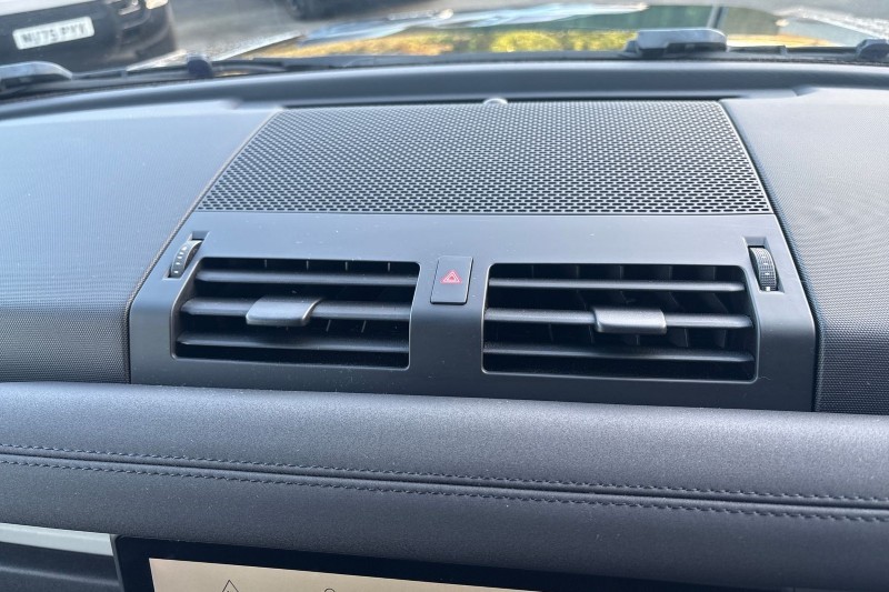 Used Land Rover Defender 2021 for sale - 76982515: Photo 38