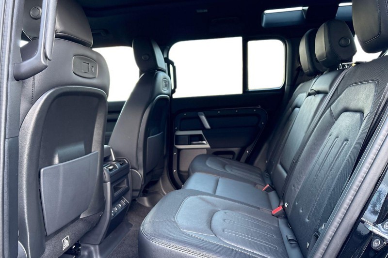 Used Land Rover Defender 2021 for sale - 76982515: Photo 4