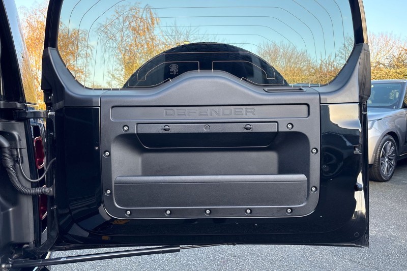 Used Land Rover Defender 2021 for sale - 76982515: Photo 44