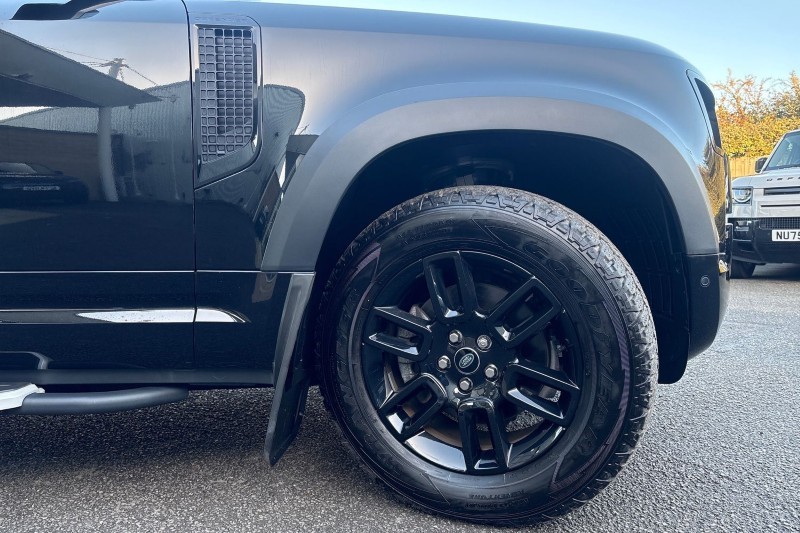 Used Land Rover Defender 2021 for sale - 76982515: Photo 53