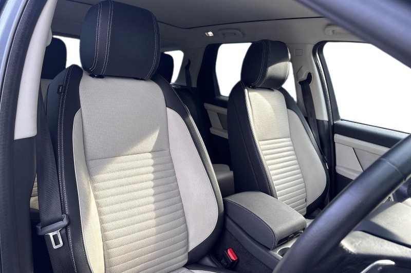 Used Land Rover Discovery Sport 2022 for sale - 77945581: Photo 27