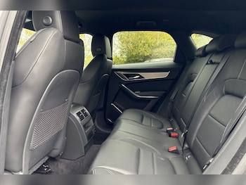 Used Jaguar F-Pace 2023 for sale - 76981638: Photo