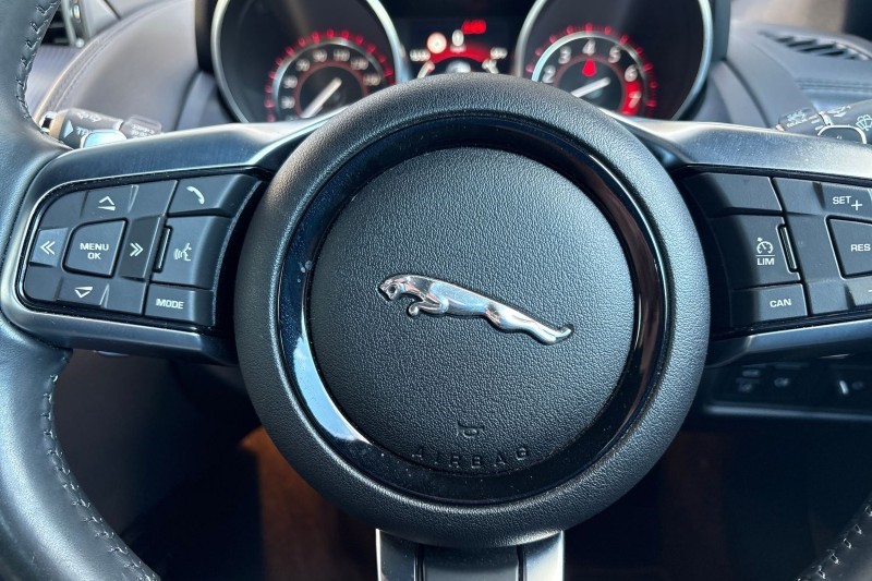 Used Jaguar F-Type 2019 for sale - 77001371: Photo 40