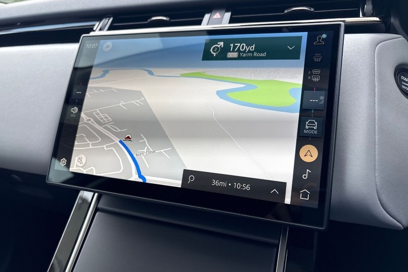 Used Land Rover Range Rover Velar 2025 for sale - 76980829: Photo 11