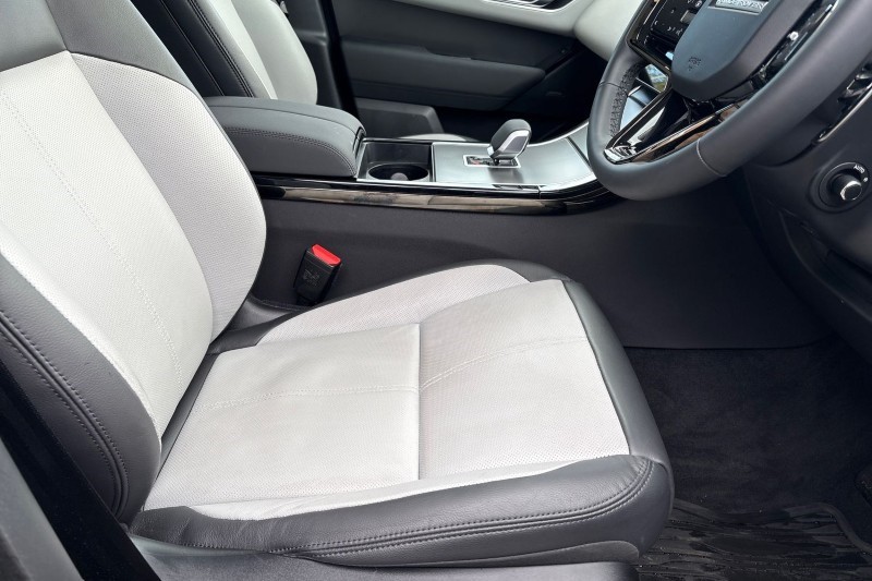 Used Land Rover Range Rover Velar 2025 for sale - 76980829: Photo 26