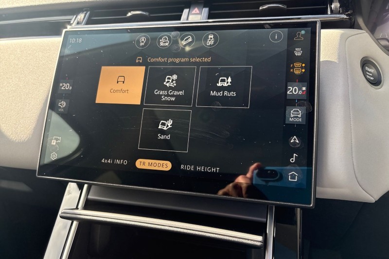 Used Land Rover Range Rover Velar 2025 for sale - 76980829: Photo 40