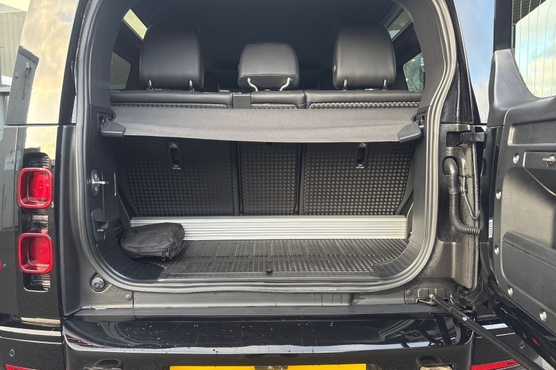 Used Land Rover Defender 2023 for sale - 77225310: Photo 10