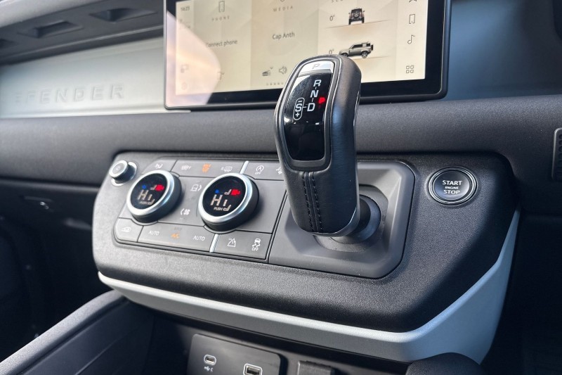 Used Land Rover Defender 2023 for sale - 77225310: Photo 13