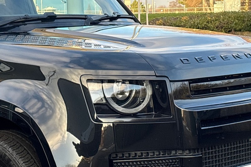 Used Land Rover Defender 2023 for sale - 77225310: Photo 17