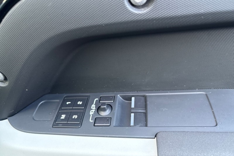 Used Land Rover Defender 2023 for sale - 77225310: Photo 23