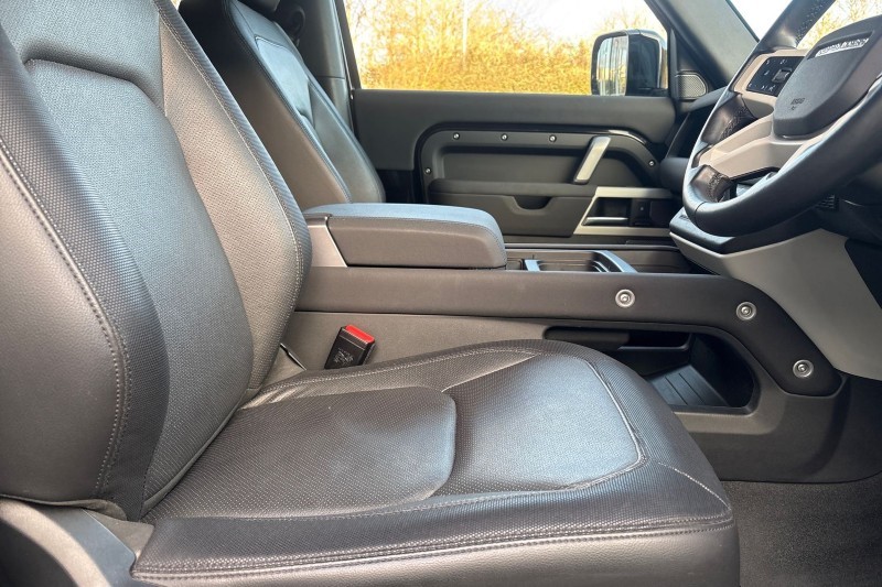 Used Land Rover Defender 2023 for sale - 77225310: Photo 25