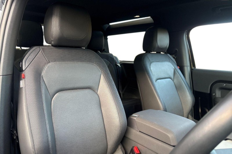 Used Land Rover Defender 2023 for sale - 77225310: Photo 26