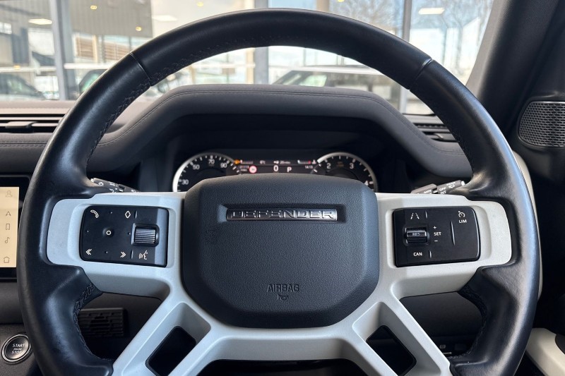 Used Land Rover Defender 2023 for sale - 77225310: Photo 27