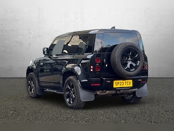 Used Land Rover Defender 2023 for sale - 77225310: Photo
