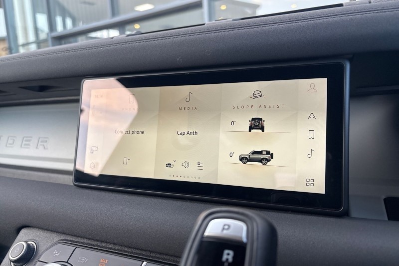 Used Land Rover Defender 2023 for sale - 77225310: Photo 30