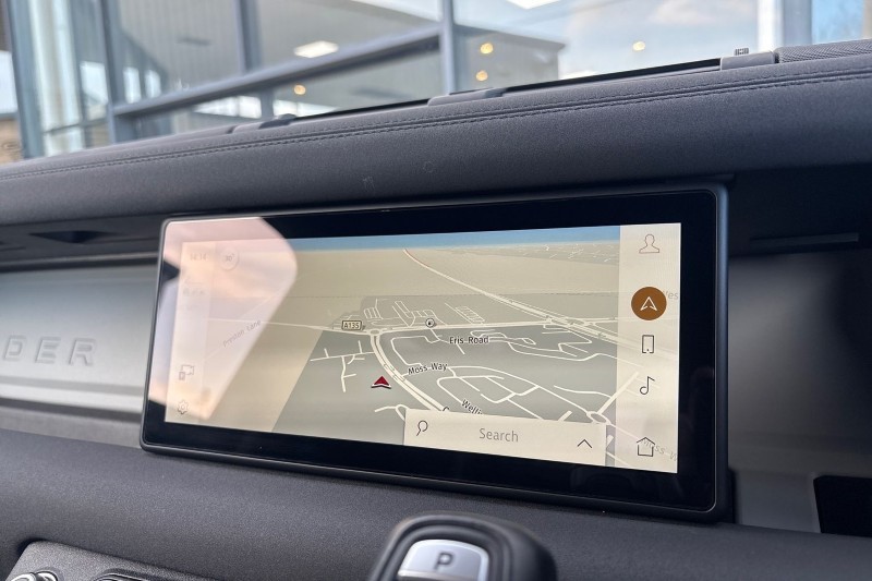 Used Land Rover Defender 2023 for sale - 77225310: Photo 31