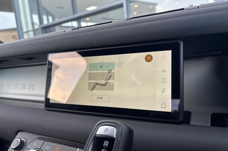 Used Land Rover Defender 2023 for sale - 77225310: Photo 34