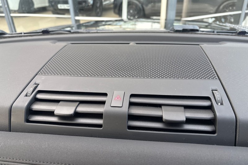 Used Land Rover Defender 2023 for sale - 77225310: Photo 37